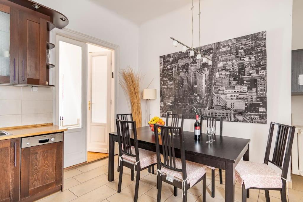 Central princess apartment Budapest Extérieur photo